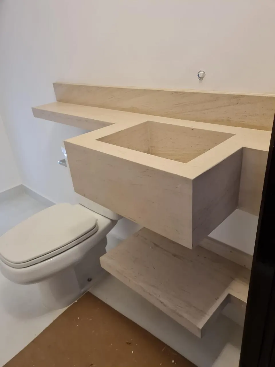 Lavabo Suspenso com Cuba Esculpida